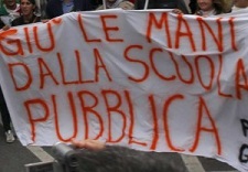 MARIA MANTELLO Il «familismo amorale» della&nbsp;scuola-azienda